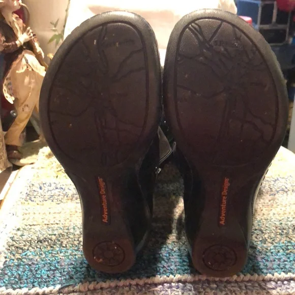 Women Adventure Design Faux Fur Winter Boots - Picture 2 of 5